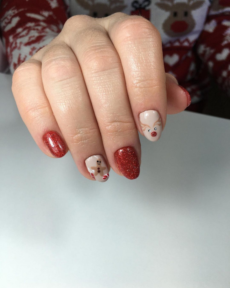 Red Christmas nude, photo - Manicurist Olga Plakusko