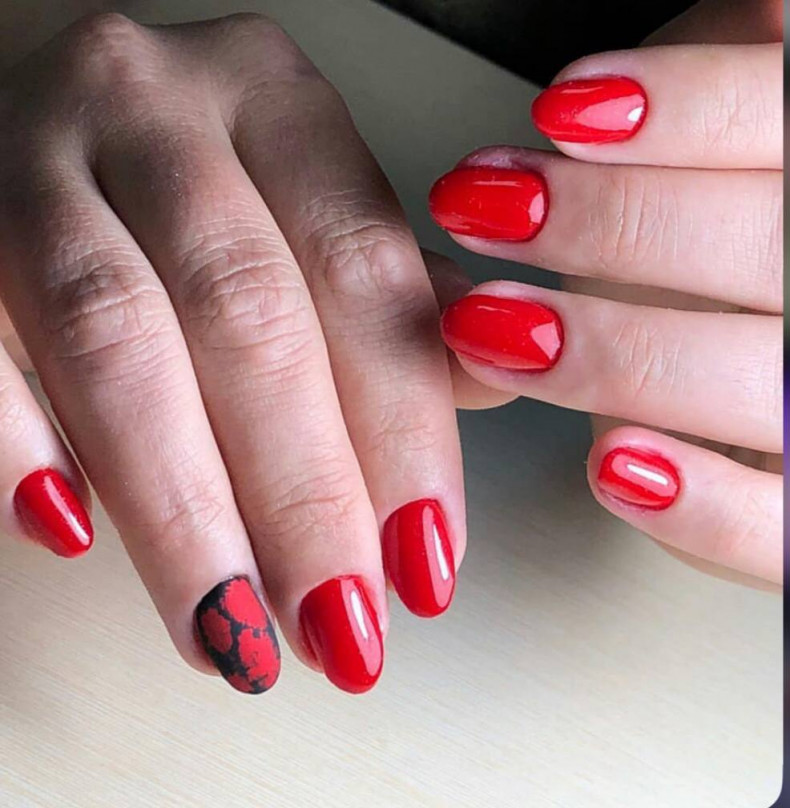 Red accent, photo - Manicurist Елена Рудич