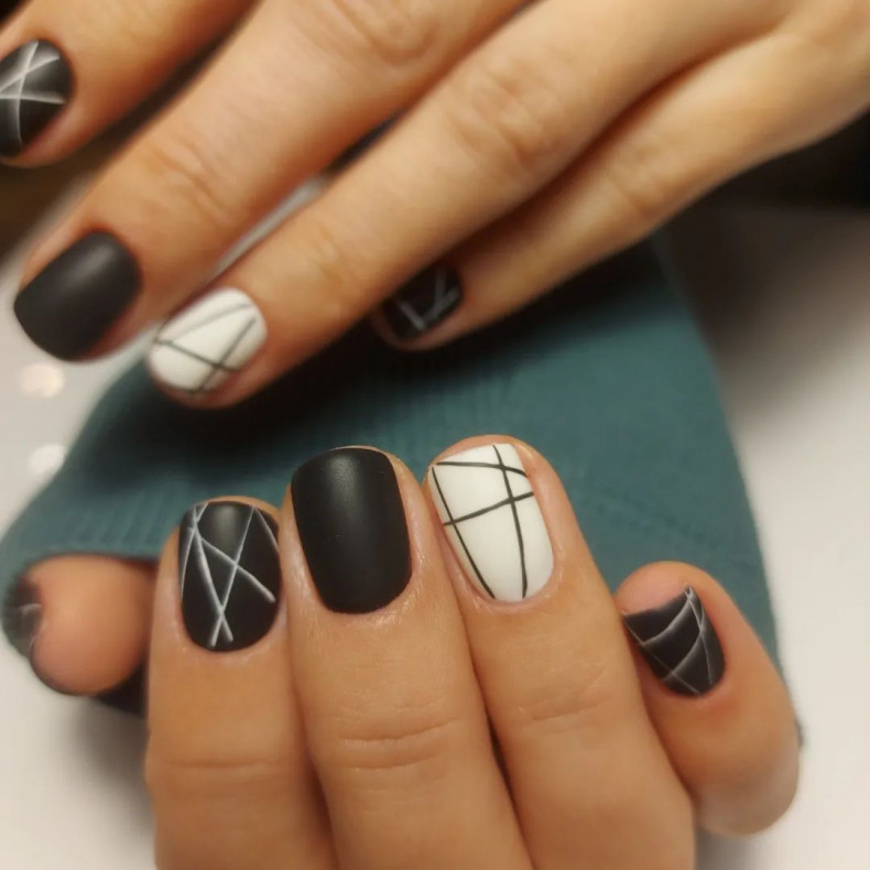 White black matte, photo - Manicurist Oxana Valter