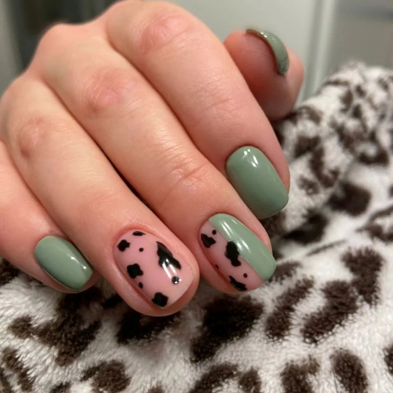 Green khaki animal print, photo - Manicurist Oxana Valter