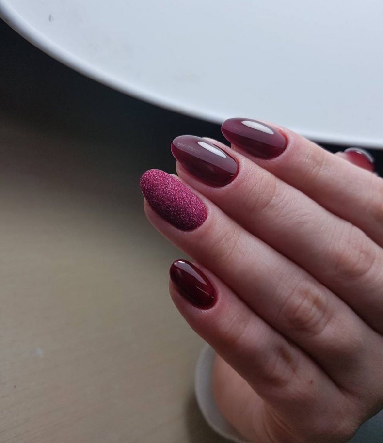 Burgundy dark accent, photo - Manicurist Яна