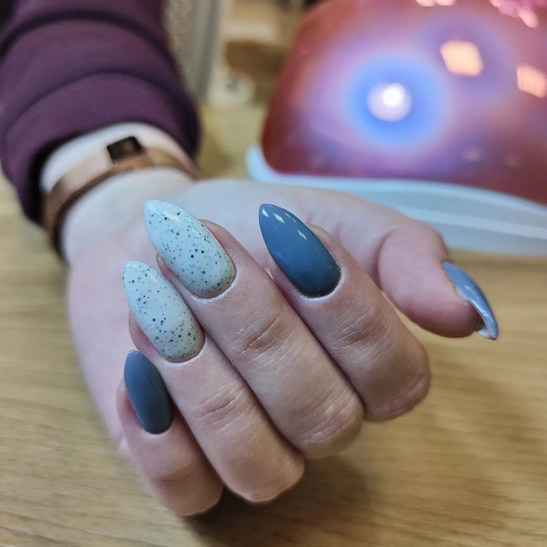 White almond grey, photo - Manicurist Madina Ossovskaya