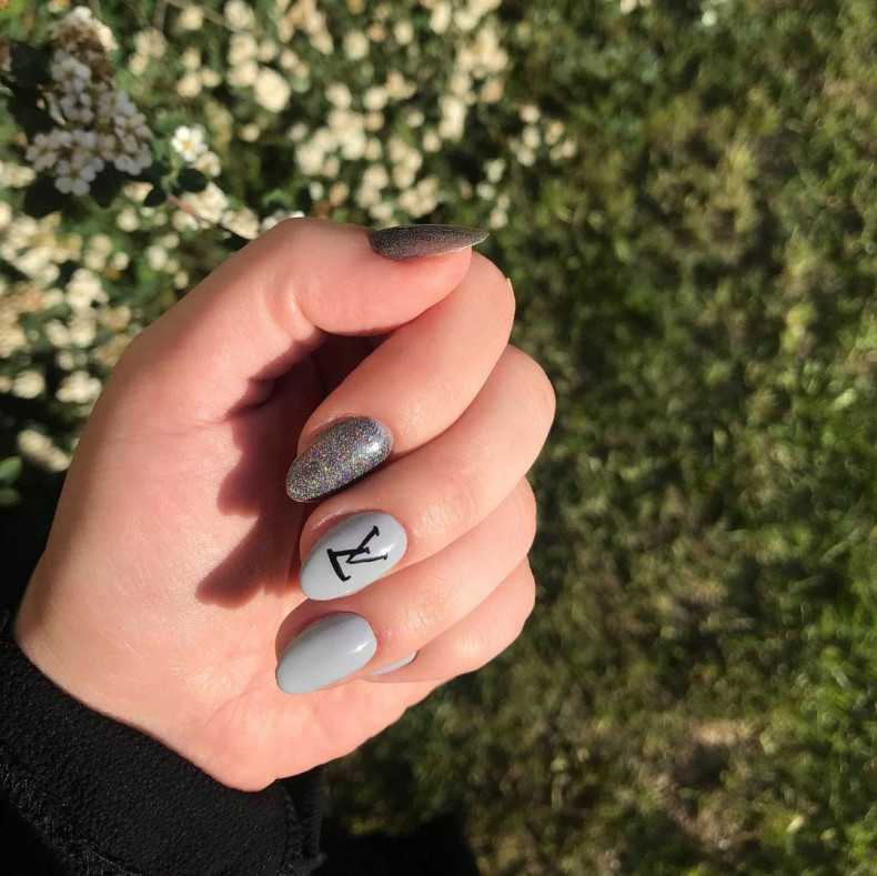 Painted silver grey, photo - Manicurist Mila Yarovaya