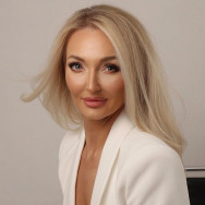 Kosmetikerin Paulina Czubat-Skowyra on Barb.pro