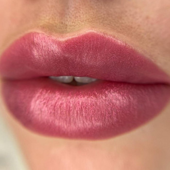 Губы после процедуры перманентного макияжа