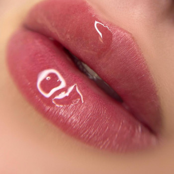 Губы после процедуры перманентного макияжа