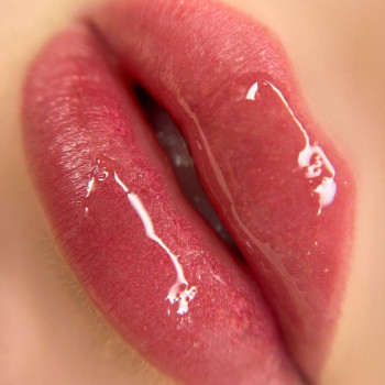 Губы после процедуры перманентного макияжа