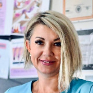 Meister der Haarentfernung Olena Kurenna on Barb.pro