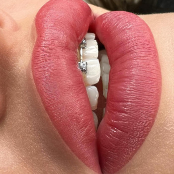 Перманентный макияж губ и бровей 