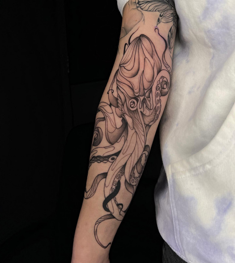 Men arm octopus, photo - Tattoo Master Andrey Didenko