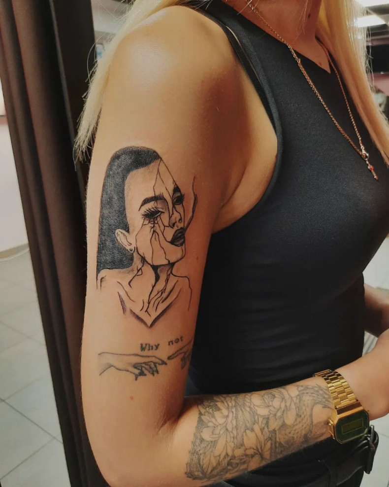 Ramię pamiątka morska dziewczyna, photo - Tatuażysta Luybov Tattoo