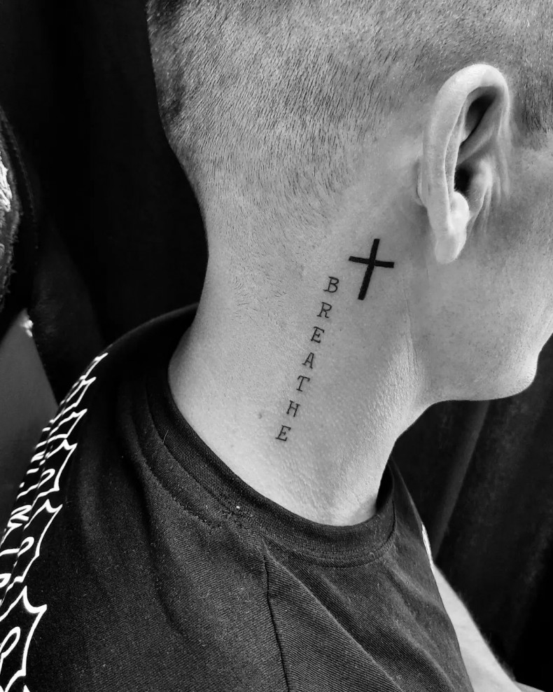 Мужские крест на шее, photo - Тату мастер Любовь Tattoo