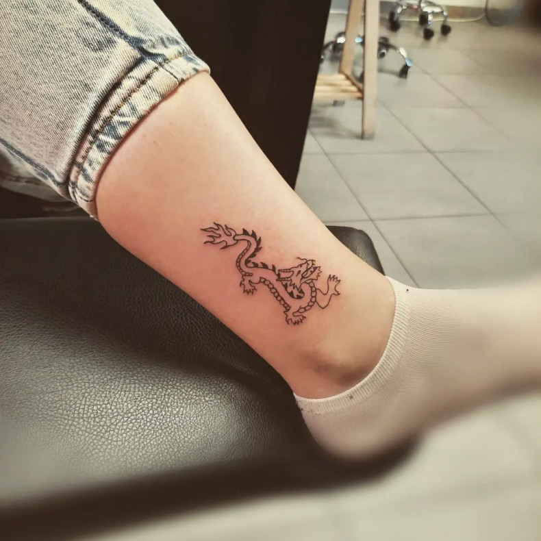 Damski smok noga, photo - Tatuażysta Luybov Tattoo