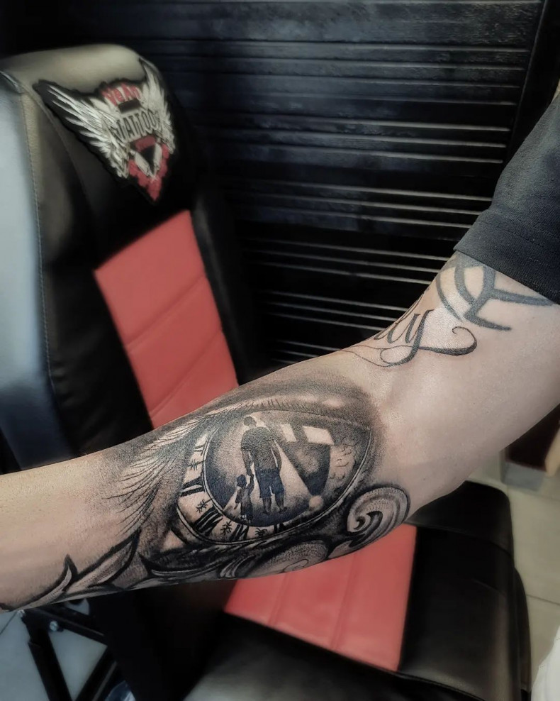 Männer auge Arm, photo - Tattoo-Meister Luybov Tattoo