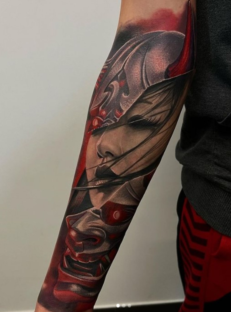 Männer Arm mädchen, photo - Tattoo-Meister Artem Arcticride