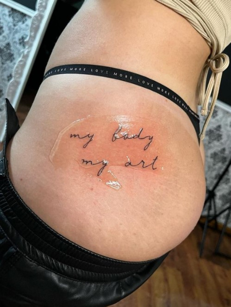 Women butt letter, photo - Tattoo Master Alexander Hustiitattoo