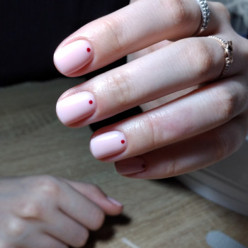 Manicure with monochromatic gel polish