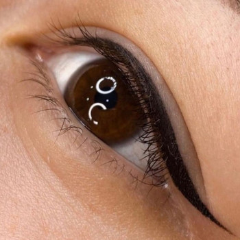 Татуаж бровей 