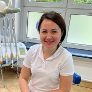 Dentist Yuliia Yunosheva on Barb.pro