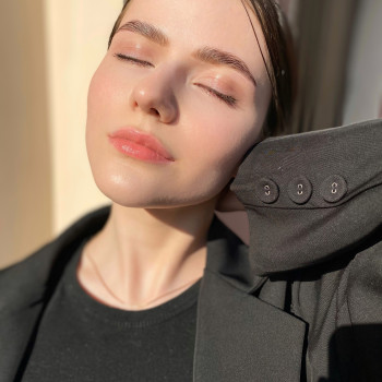 Долговременная укладка бровей (ламинирование)
                    Augenbrauenmacher Валерия Бунакова Saint Petersburg