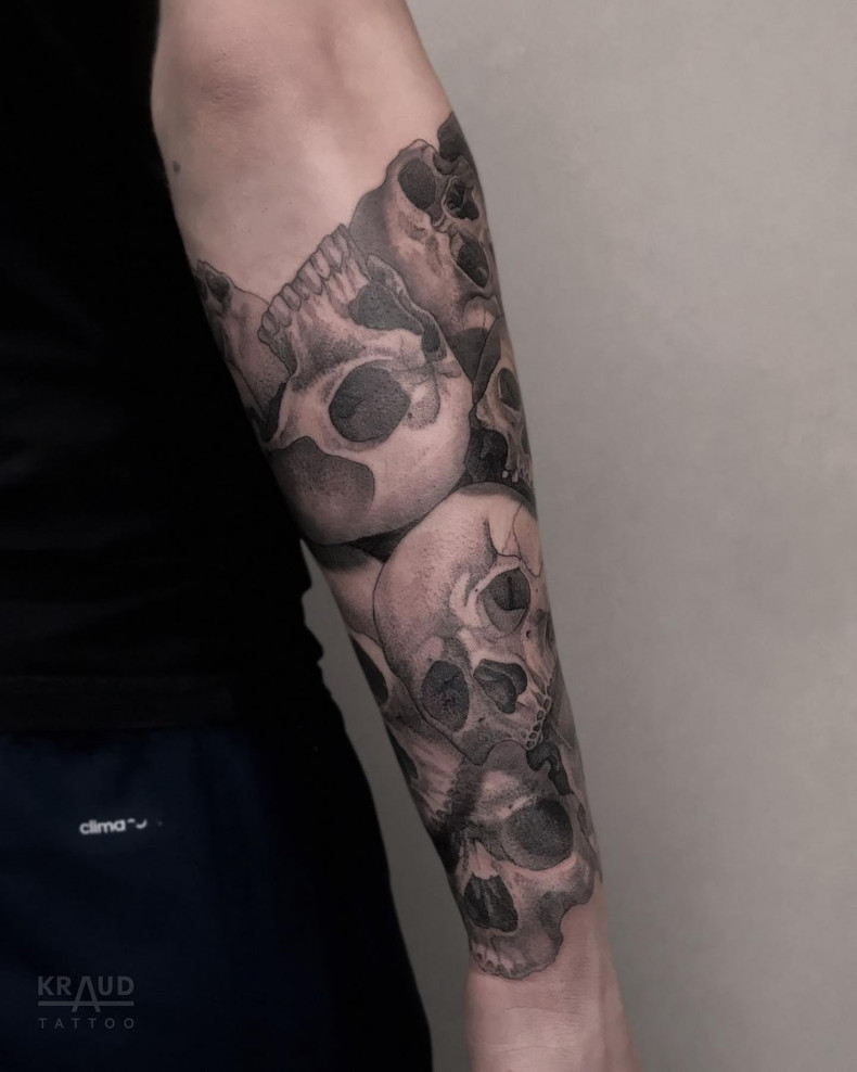 Männer Arm Schädel, photo - Tattoo-Studio Empire of ink