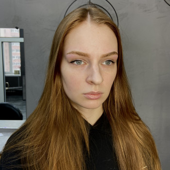 Выполнили окрашивание под цвет волос, и коррекция. Запрос на