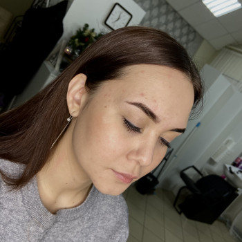 Окрасили хной светлые волоски на бровях. Получилось визуальн