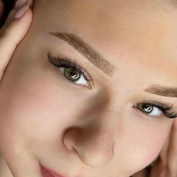 Пудровое напыление бровей