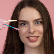 Specjalista od brwi July Warszawa,Siedmiogrodzka, 1, domofon 430, I pietro, 01-204