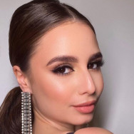 Lehrer für Schönheitsschule Karina Warsaw,