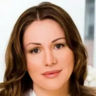 Kosmetikerin Yanina Shverin on Barb.pro