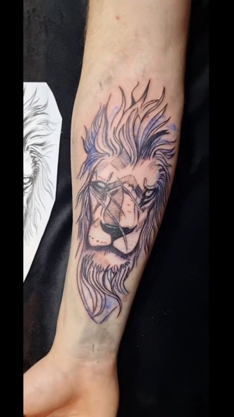 Männer Arm löwen, photo - Permanent Make-up-Meister Olga Gurets