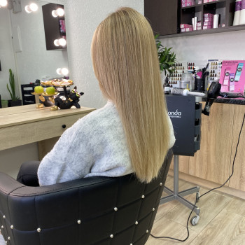 Профессиональный уход для волос на восстановление. Лечение волос
                    Colorist Виктория Комарова Saratov
