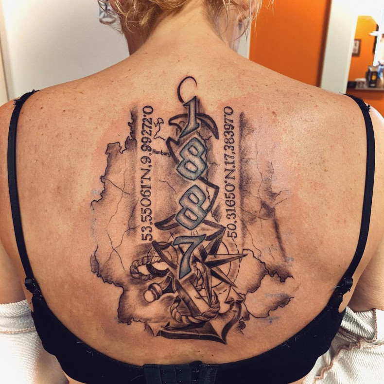 Frauen rücken zahlen, photo - Tattoo-Studio Caezar Tattoo