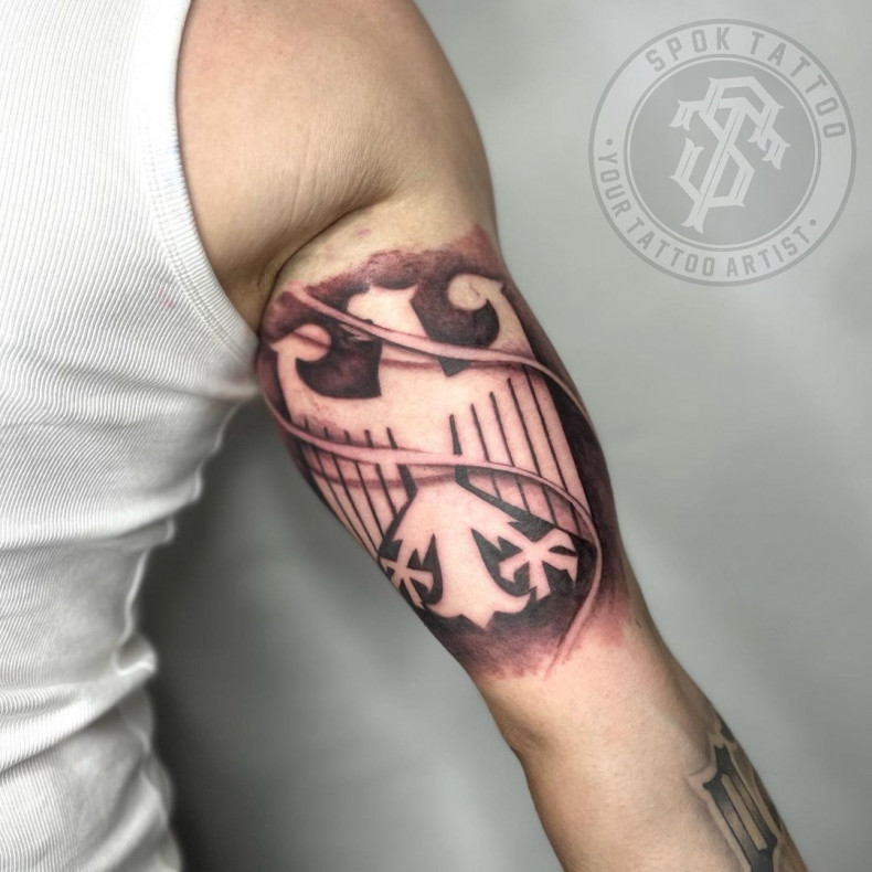 Männer Arm Bizeps, photo - Tattoo-Meister Tobias Ruf