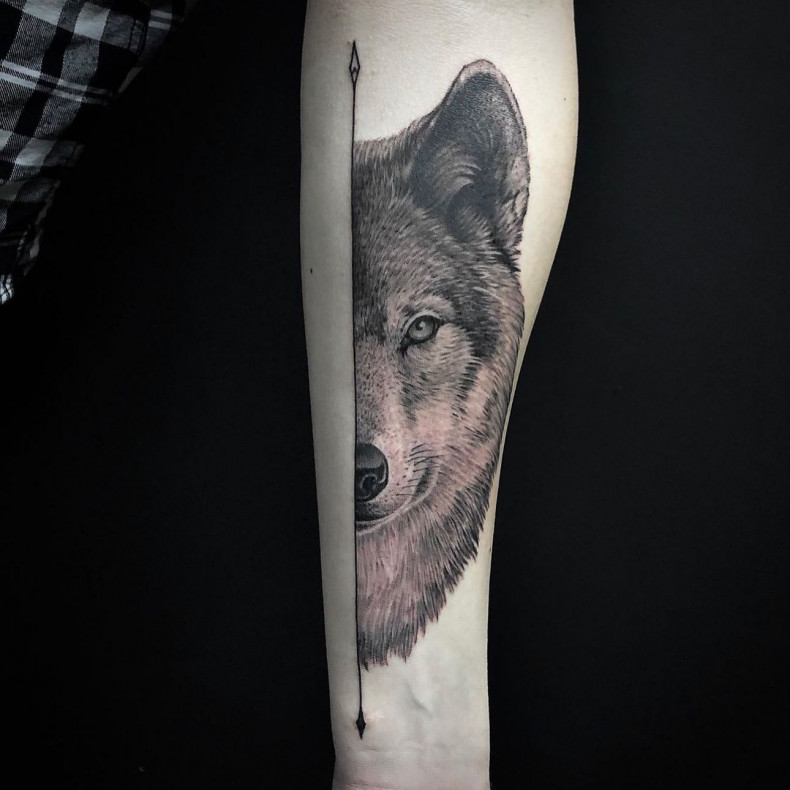 Männer Wolf Arm, photo - Tattoo-Studio Culture Shocks