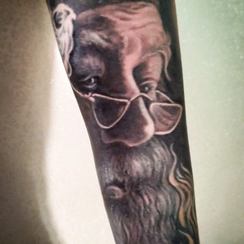 Хорошую идею для татуировки можно подобрать любому человеку.