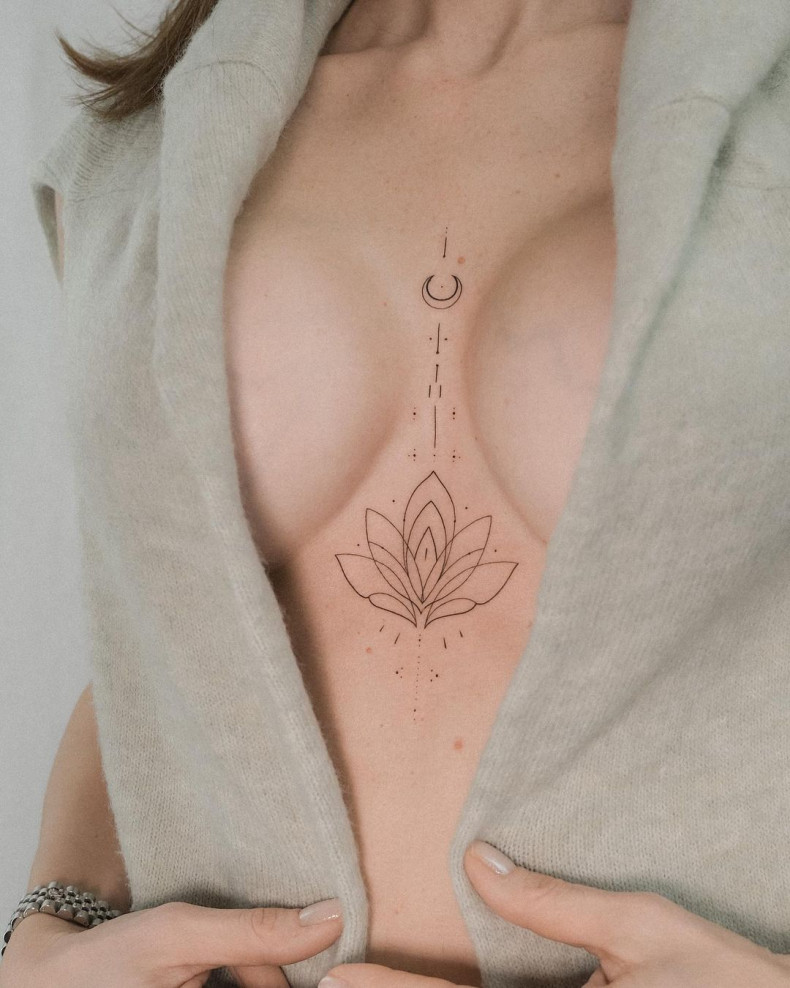 Frauen Lotosblume minimalist, photo - Tattoo-Studio Ink World