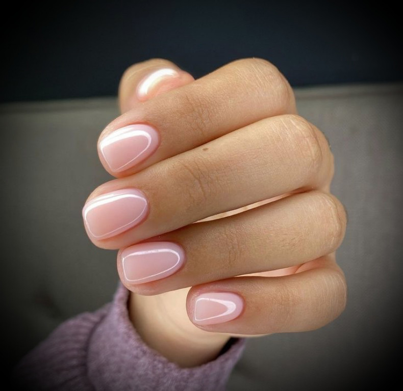 Short pink, photo - Manicurist Oksana Movcharenko