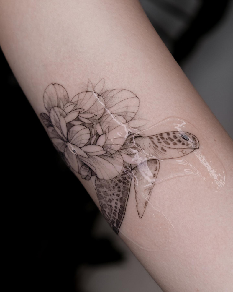 Frauen blume schildkröte, photo - Tattoo-Meister Kety