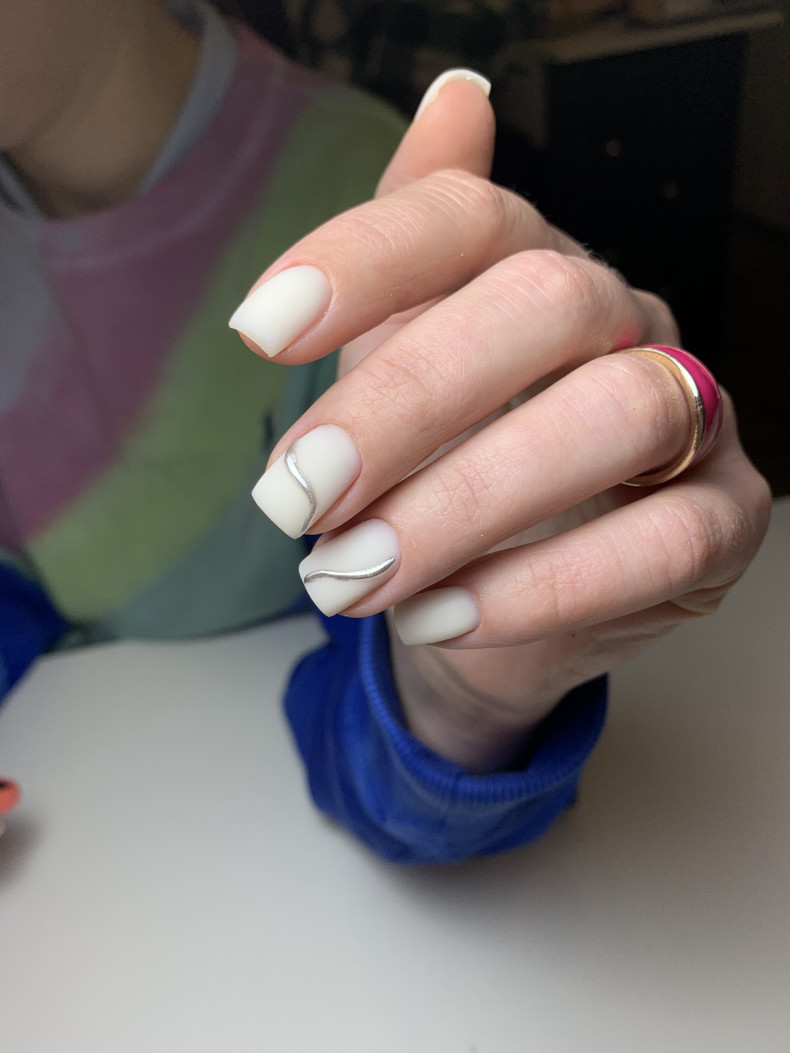 White silver square, photo - Manicurist Юлия Патеюк