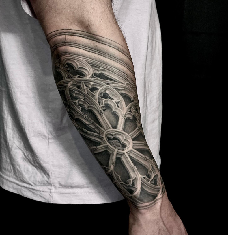 Männer Arm Barock, photo - Tattoo-Studio Heiligtümer Tattoo