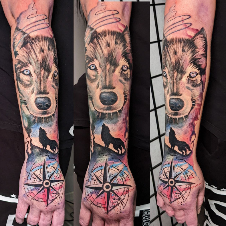 Männer Wolf Arm, photo - Tattoo-Studio Chic Tattoo & Piercing