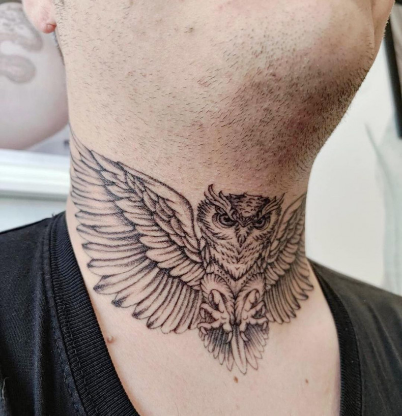 Men neck owl, photo - Tattoo Studio Bros Ink Factory