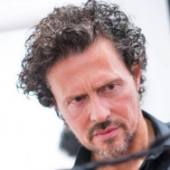 Парикмахер Зак Милан, Piazza San Nazaro in Brolo, 3