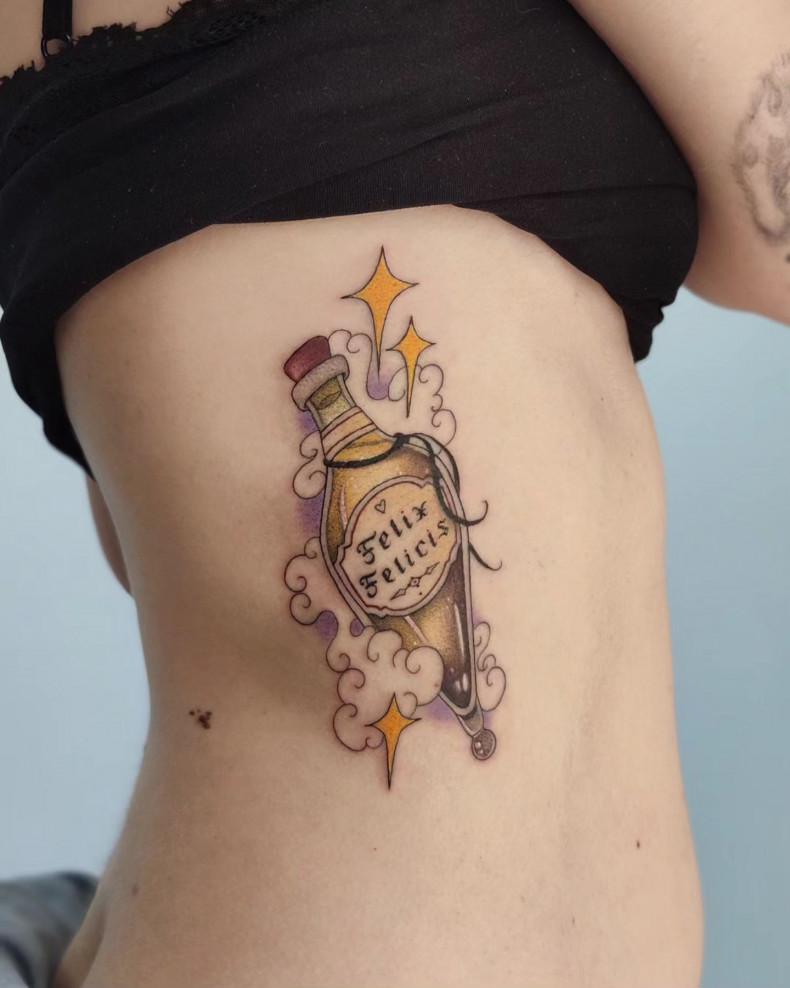 Women bottle side, photo - Tattoo Studio Doa Tattoo Factory