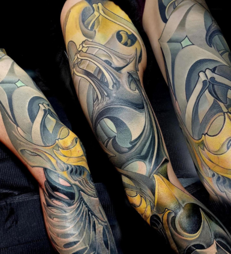 Men sleeve, photo - Tattoo Studio Dharma Tattoo