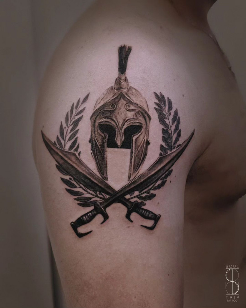 Men shoulder spartan, photo - Tattoo Master Amira Saad