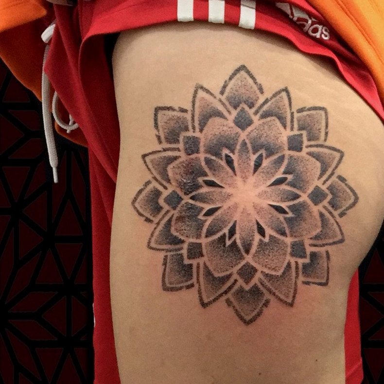 Damski mandala udo, photo - Studio tatuażu Overdrive Tattoo