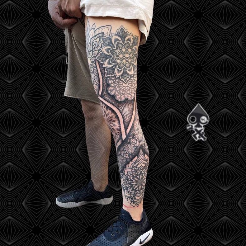 Men big mandala, photo - Tattoo Studio Overdrive Tattoo